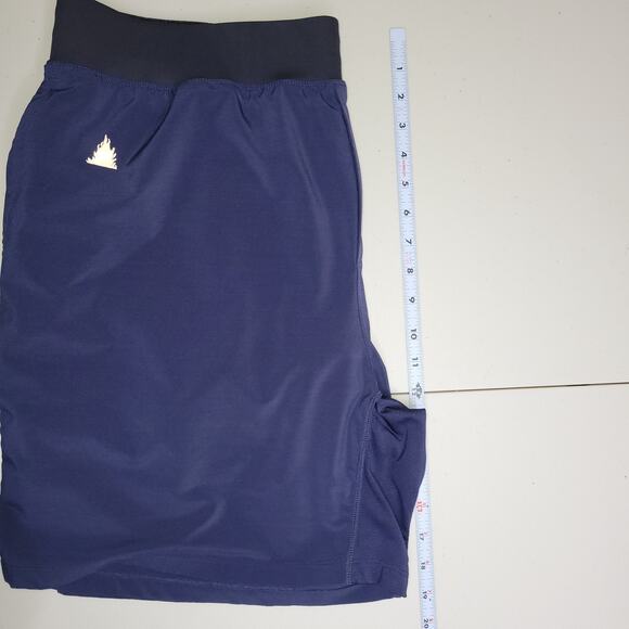 Fabletics Short Lined Size XXL Blue Gym Running Workout Athleisure Zipper Pocket - Picture 10 of 10